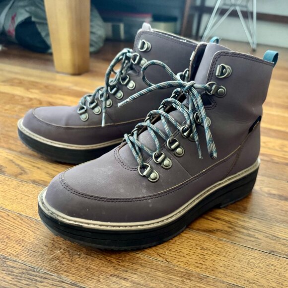 Teva Women's Midform Boot in Plum / Purple - Size 9 - Picture 1 of 14